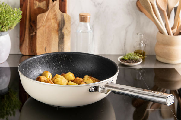 Wok Smeg 50's Style CKFW3001RDM 30cm, czerwony
